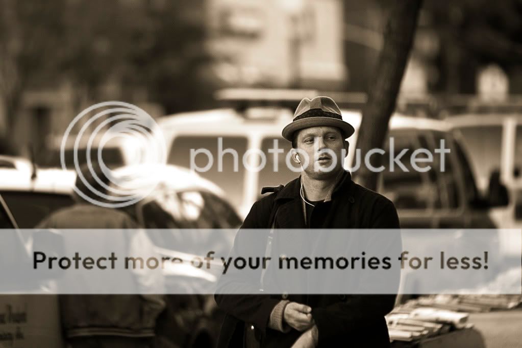 IMAGE: http://i658.photobucket.com/albums/uu307/NeMahooch/70-200IMG_0224.jpg