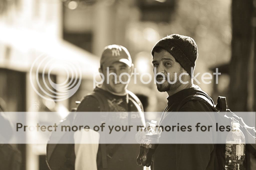 IMAGE: http://i658.photobucket.com/albums/uu307/NeMahooch/70-200mmimg.jpg