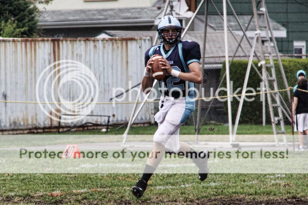 IMAGE: http://i658.photobucket.com/albums/uu307/NeMahooch/Spring%202010/fav49.jpg