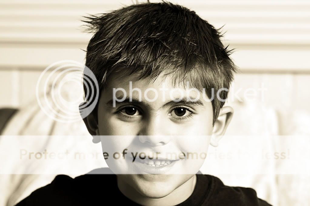 IMAGE: http://i658.photobucket.com/albums/uu307/NeMahooch/bnw_9896.jpg