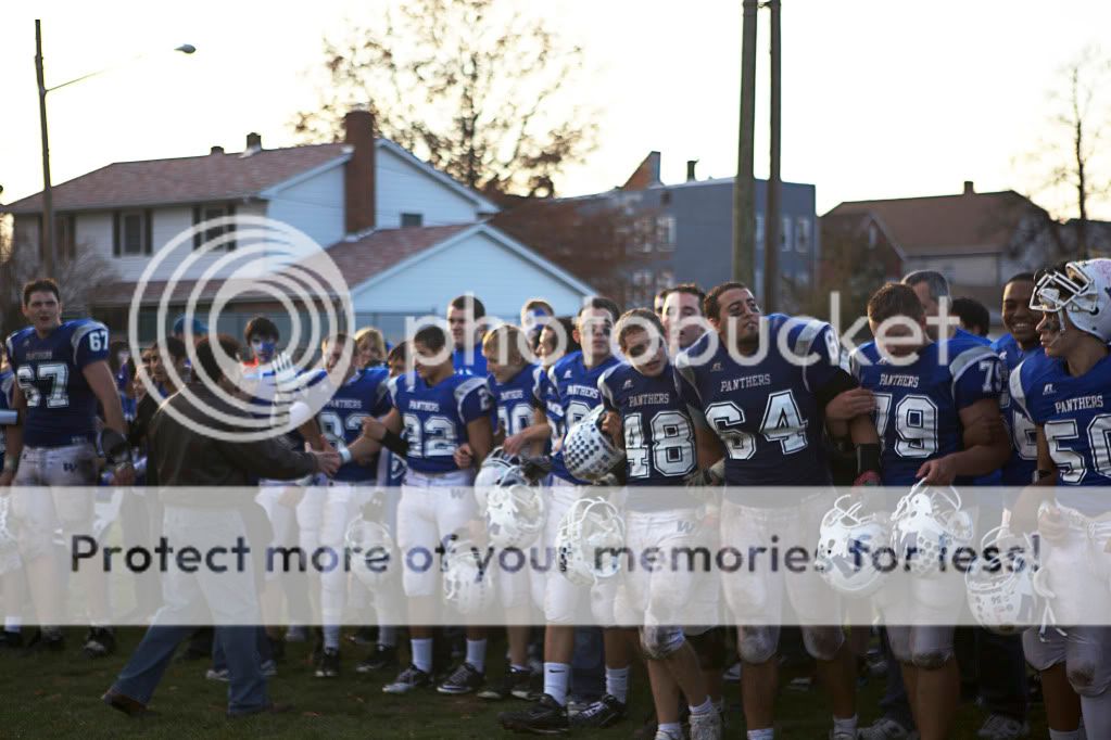 IMAGE: http://i658.photobucket.com/albums/uu307/NeMahooch/fav1IMG_9435.jpg