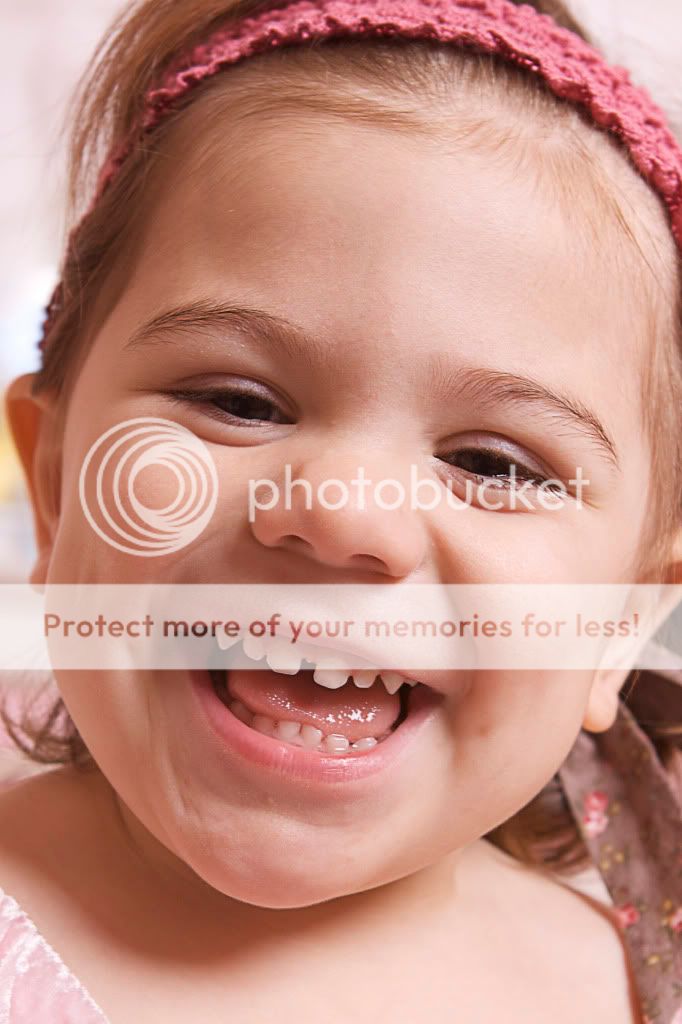 IMAGE: http://i658.photobucket.com/albums/uu307/NeMahooch/favpIMG_0001.jpg