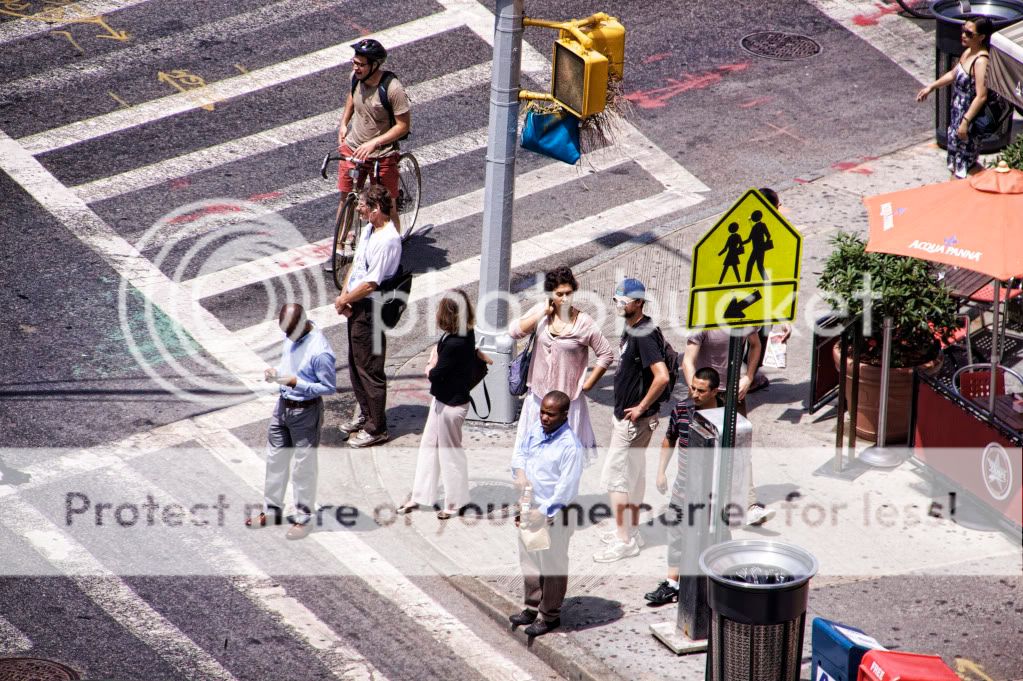 IMAGE: http://i658.photobucket.com/albums/uu307/NeMahooch/random%20people/IMG_3674.jpg