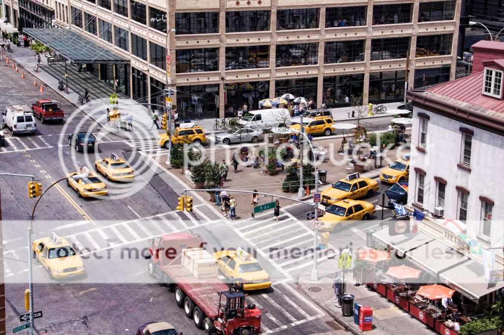 IMAGE: http://i658.photobucket.com/albums/uu307/NeMahooch/random%20people/IMG_3681.jpg