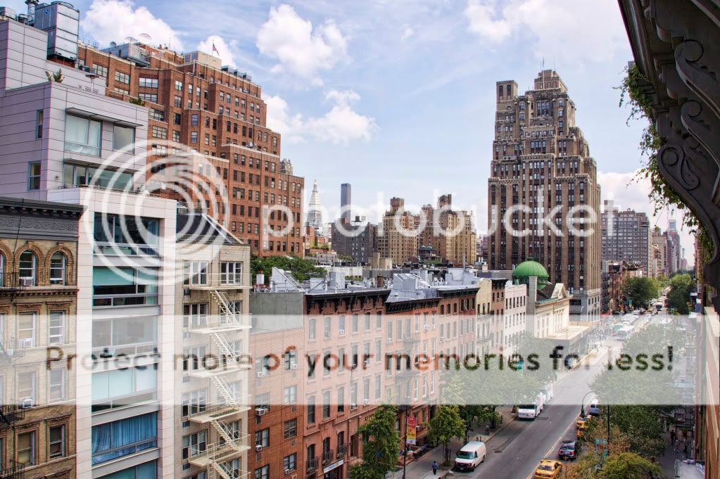 IMAGE: http://i658.photobucket.com/albums/uu307/NeMahooch/random%20people/IMG_3721.jpg