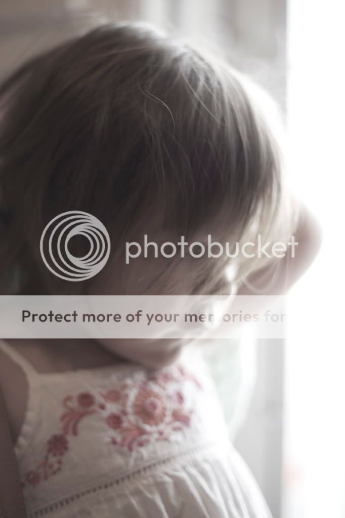 IMAGE: http://i658.photobucket.com/albums/uu307/NeMahooch/random%20people/IMG_4102-1.jpg