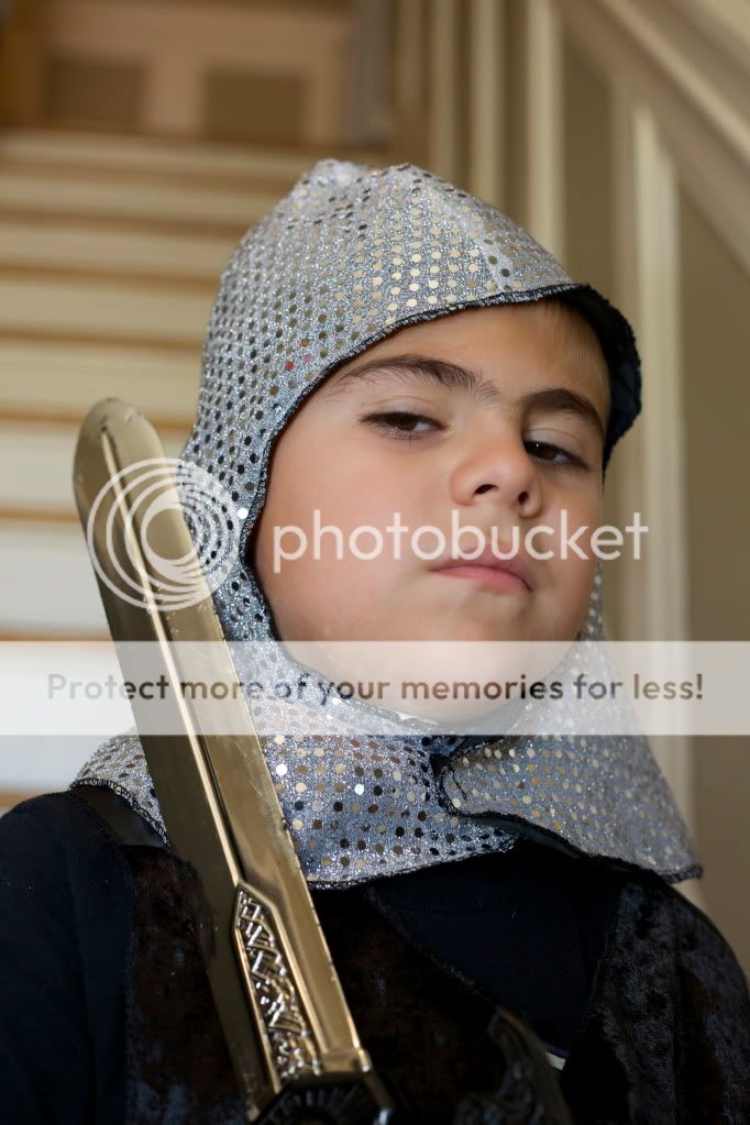 IMAGE: http://i658.photobucket.com/albums/uu307/NeMahooch/random%20people/IMG_6183.jpg