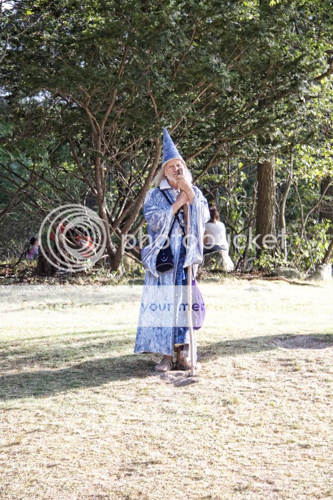 IMAGE: http://i658.photobucket.com/albums/uu307/NeMahooch/renaissance%20faire/IMG_6813.jpg