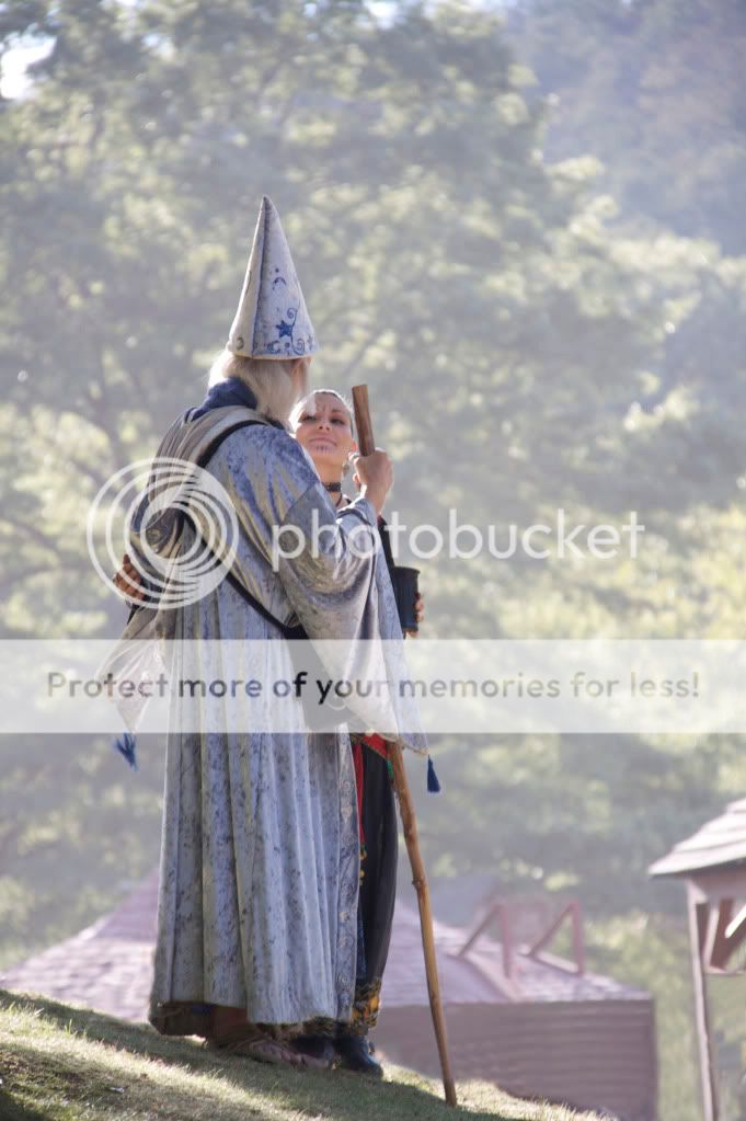 IMAGE: http://i658.photobucket.com/albums/uu307/NeMahooch/renaissance%20faire/wizardfav_6836a-1.jpg